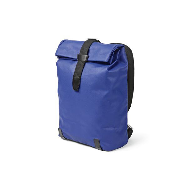 Berlin roll top backpack. Waterproof coated with a 23L capacity and made from recycled cotton canvas with PU coating (340gsm) and recycled PU trim. With a padded compartment for a laptop (17") and 2 internal pockets. Comes in an individual recycled cotton bag.
