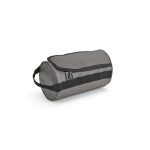 Riga barrel shaped toiletry bag (5.7L) in recycled polyester 600D. The water resistant fabric protects the contents and the double sided zipper provides easy access through the U shaped pocket. Comes with hanging loop for added convenience and with a carry handle.