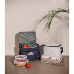 CANCUN LARGE. Thermal bag in 600D, recycled polyester, with adjustable webbing strap 14 L - Image 3