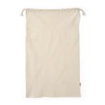 along with two open mesh pockets to store accessories or gym gear. Packed in an individual recycled cotton bag.