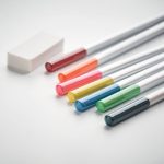 GENUINE - 40 piece art set in case - Image 4