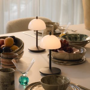 KOS cordless rechargeable table lamp with warm LED lighting