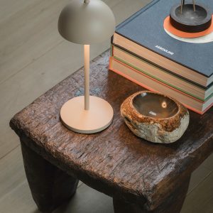 SAMOS cordless rechargeable table lamp with warm LED lighting