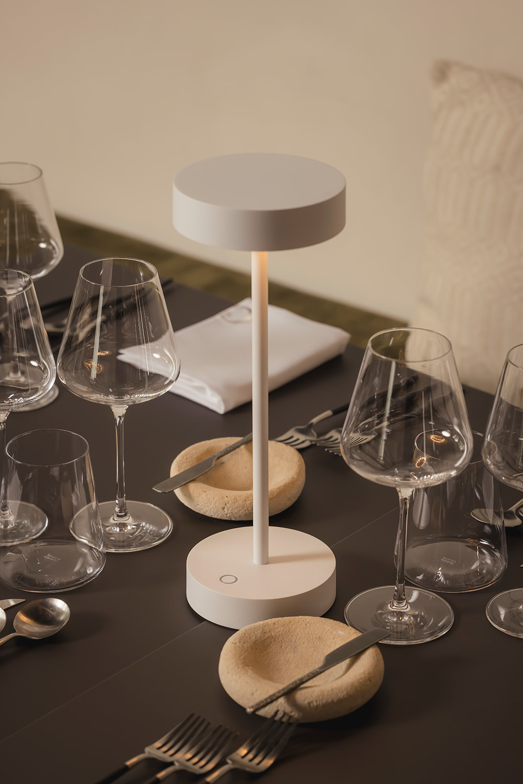Qoozii / OTG / Kapellen IBIZA cordless rechargeable table lamp with warm LED lighting